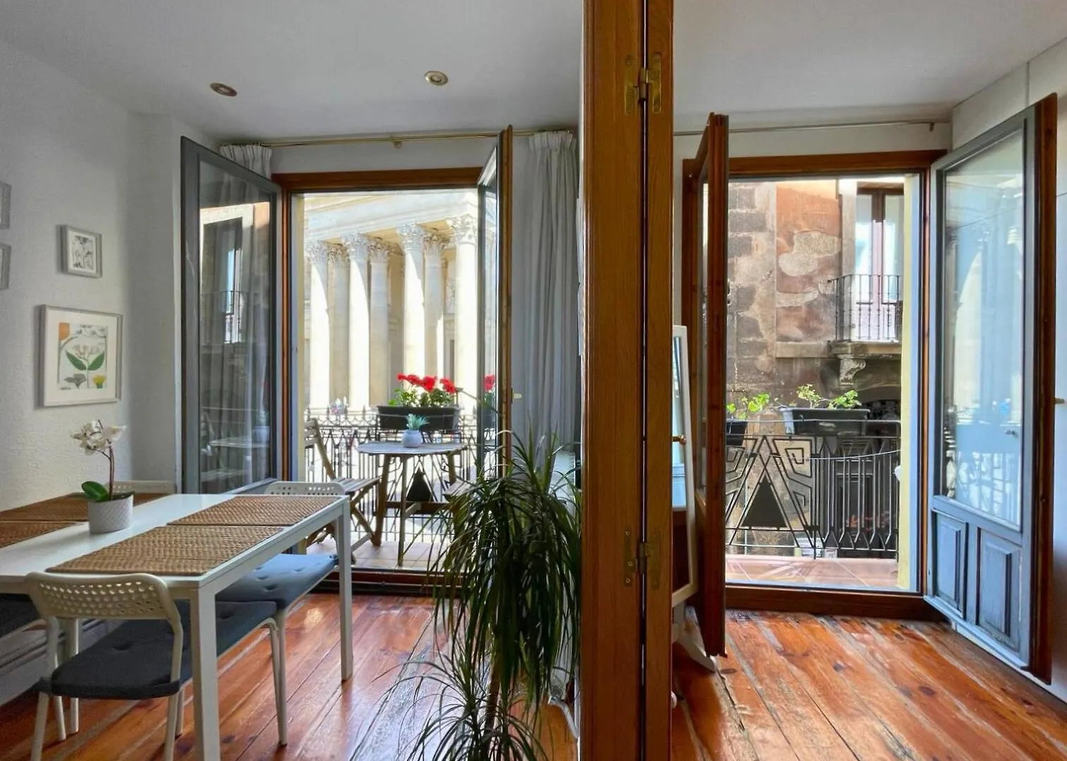 Top Apartment Frente A La Catedral Pamplona Spain